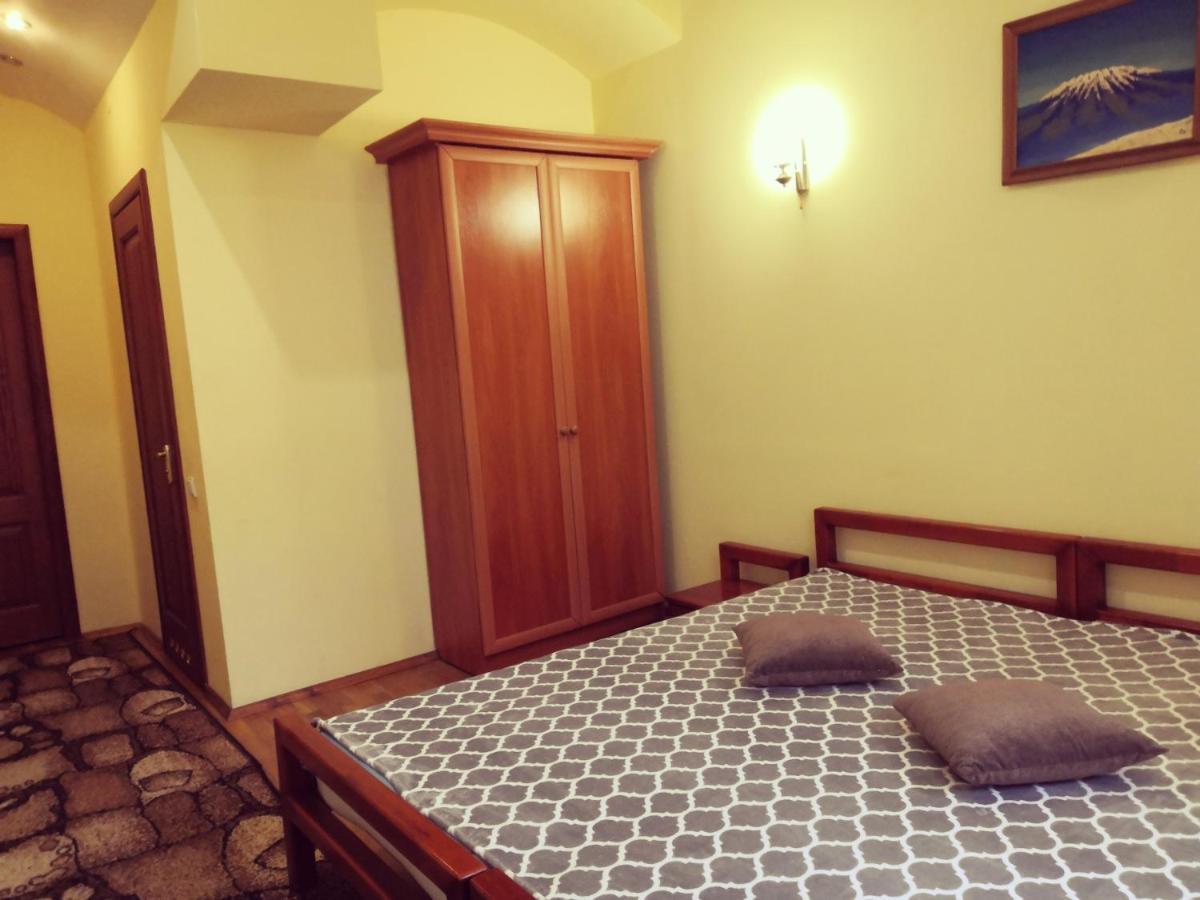 Apartament-Minihotel Elpida Lviv Ngoại thất bức ảnh